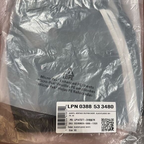 New Fabletics Heritage Dolphin Short Black/Classic White - Picture 5 of 5